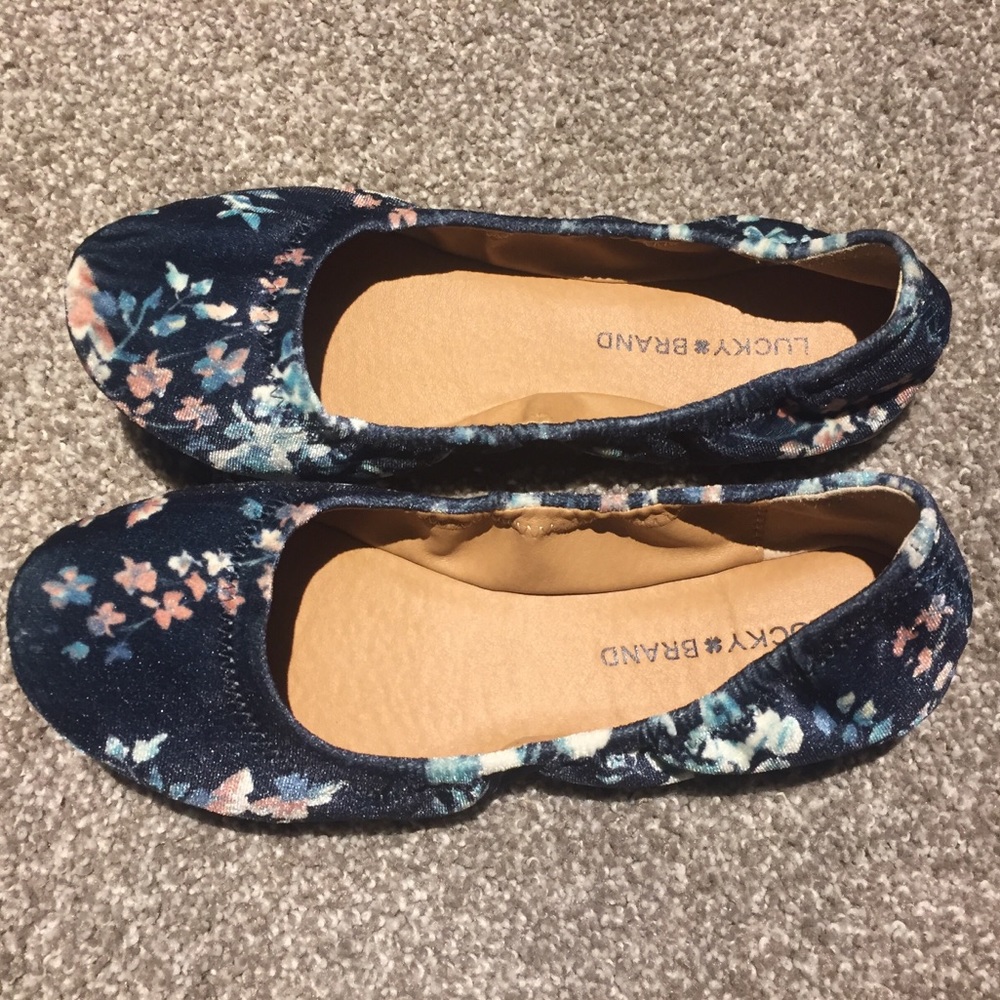 BRAND NEW! Lucky Brand size 8 (but fit 7.5 too)